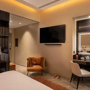 https://hotel-la-place-roma.it-romehotels.com